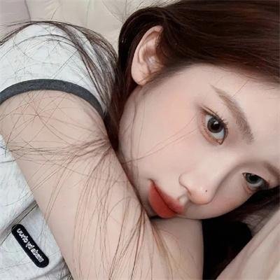 女玩家喜迎春 海报